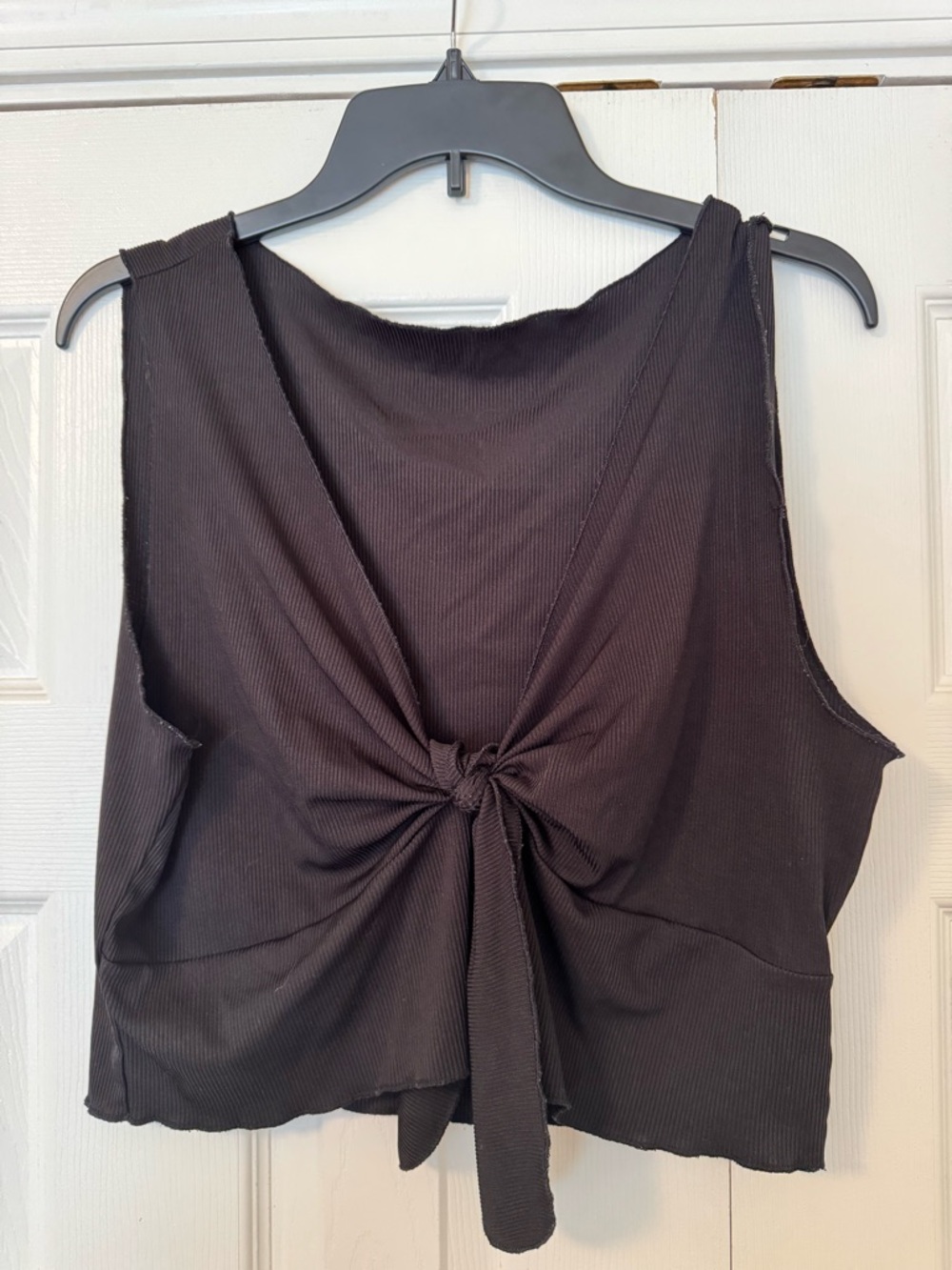 SHEIN Black Ribbed Knot-Front Crop Tank